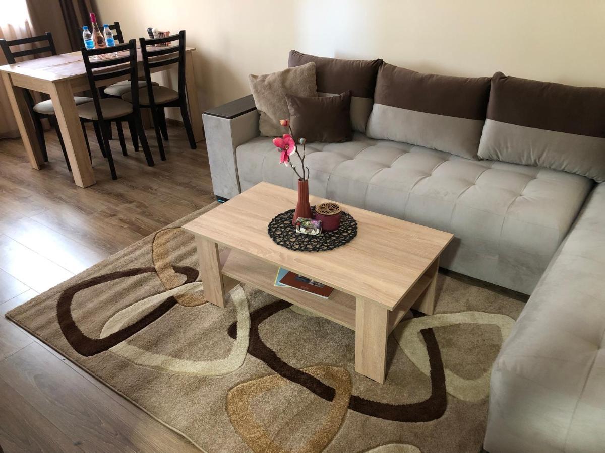 פזרג'יק Luxury Apartment 1 Free Underground Parking מראה חיצוני תמונה